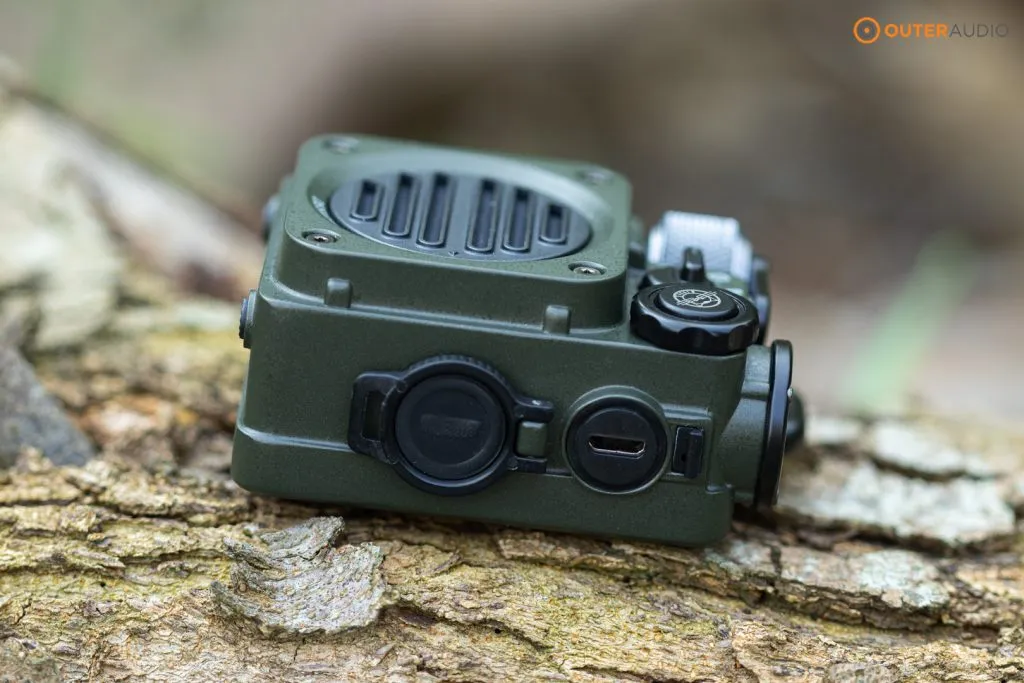 muzen wild mini charging port