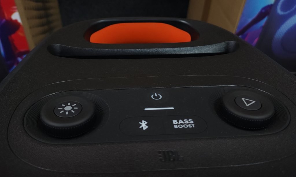 JBL PartyBox 110 control area