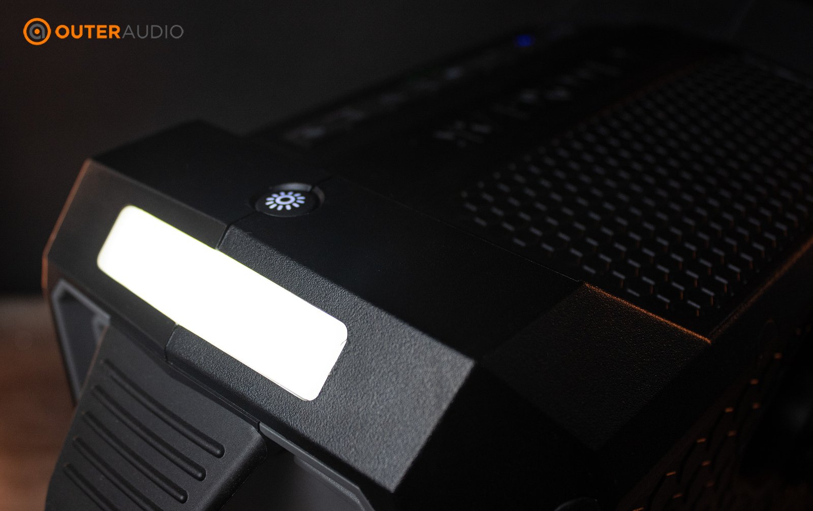 ecoxgear defender flashlight